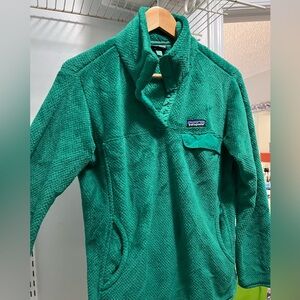Green Patagonia Pullover
